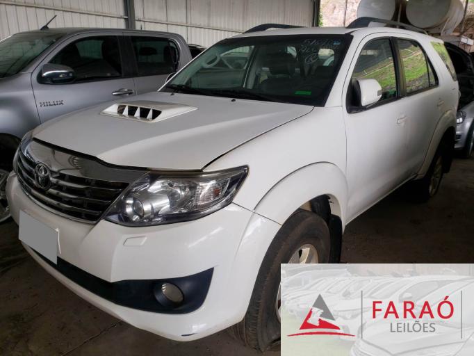 TOYOTA HILUX SW4 14/14