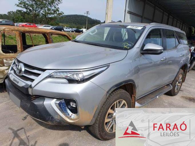 TOYOTA HILUX SW4 19/20