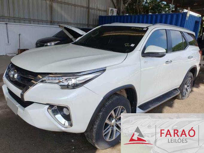 TOYOTA HILUX SW4 20/20