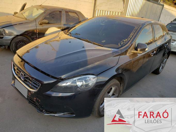 VOLVO V40 T4 15/15